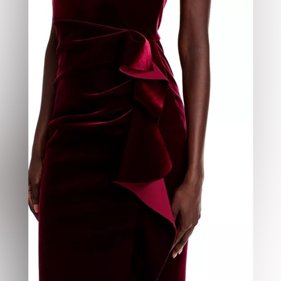 Chiara Boni La Petite Robe
Gudrum Long Velvet Gown.                C - Picture 2 of 10